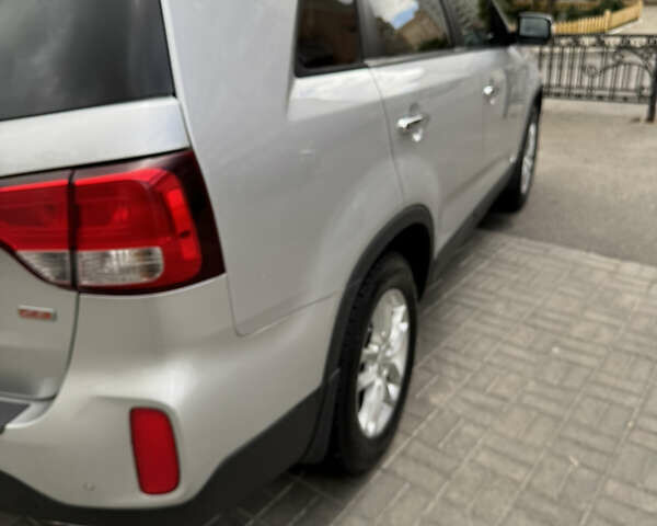 Киа Соренто 2013 в Сумах на Automoto.ua Серый Киа Соренто, объемом двигателя 2.36 л и пробегом 170 тыс. км за 11000 $, фото 4 на Automoto.ua
