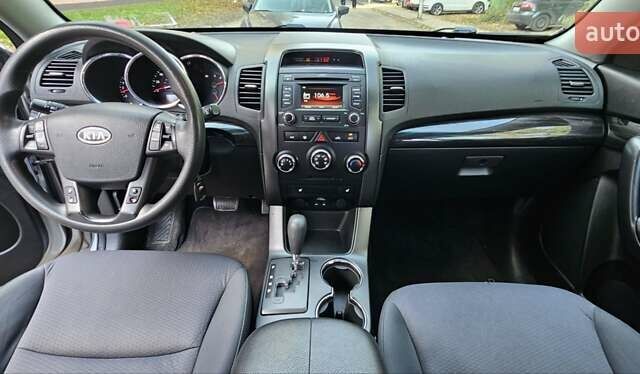 Киа Соренто 2013 в Киеве на Automoto.ua Серый Киа Соренто, объемом двигателя 2.4 л и пробегом 230 тыс. км за 9999 $, фото 1 на Automoto.ua