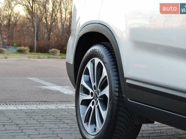 Серый Киа Соренто, объемом двигателя 2.2 л и пробегом 170 тыс. км за 17799 $, фото 92 на Automoto.ua