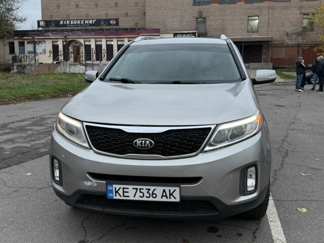 Серый Киа Соренто, объемом двигателя 2.3 л и пробегом 212 тыс. км за 12000 $, фото 2 на Automoto.ua