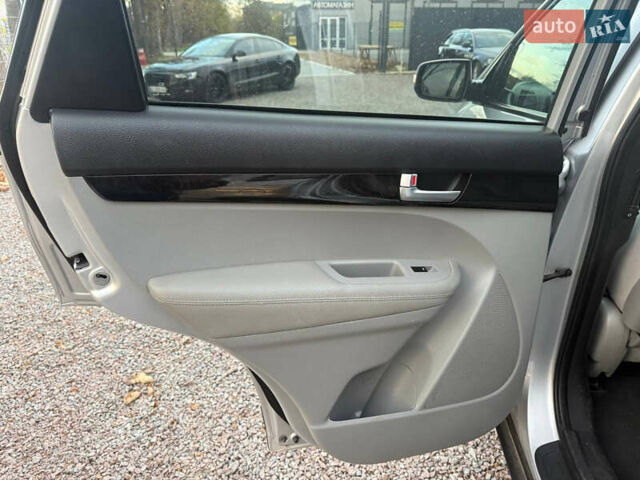 Серый Киа Соренто, объемом двигателя 2.36 л и пробегом 195 тыс. км за 10900 $, фото 37 на Automoto.ua