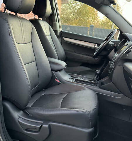 Сірий Кіа Соренто, об'ємом двигуна 2.2 л та пробігом 230 тис. км за 17100 $, фото 46 на Automoto.ua