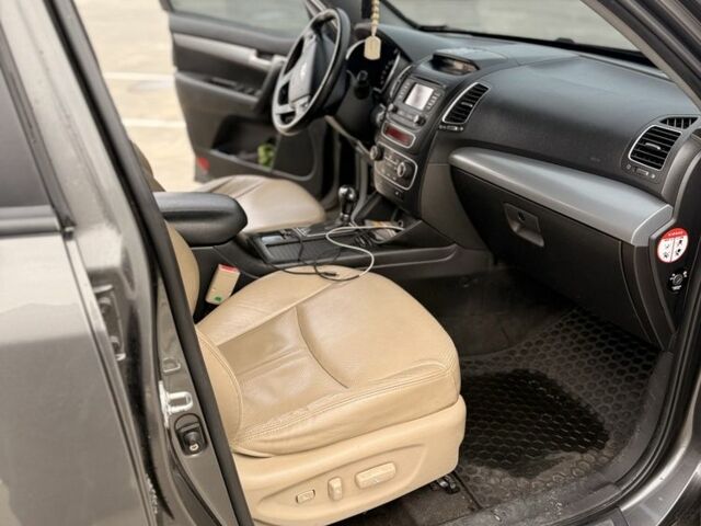 Серый Киа Соренто, объемом двигателя 2.2 л и пробегом 226 тыс. км за 13100 $, фото 13 на Automoto.ua