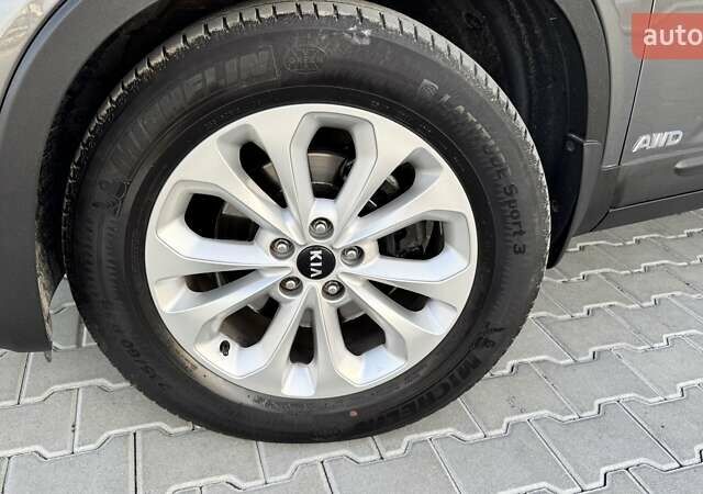 Серый Киа Соренто, объемом двигателя 2.2 л и пробегом 243 тыс. км за 16899 $, фото 12 на Automoto.ua