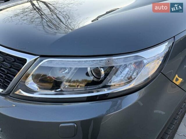 Кіа Соренто 2013 у Чернівцях на Automoto.ua Сірий Кіа Соренто, об'ємом двигуна 2.2 л та пробігом 216 тис. км за 15800 $, фото 30 на Automoto.ua