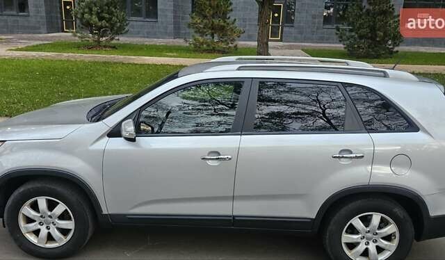 Киа Соренто 2013 в Киеве на Automoto.ua Серый Киа Соренто, объемом двигателя 2.4 л и пробегом 230 тыс. км за 9999 $, фото 29 на Automoto.ua
