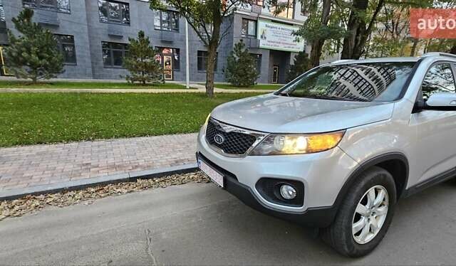 Киа Соренто 2013 в Киеве на Automoto.ua Серый Киа Соренто, объемом двигателя 2.4 л и пробегом 230 тыс. км за 9999 $, фото 24 на Automoto.ua