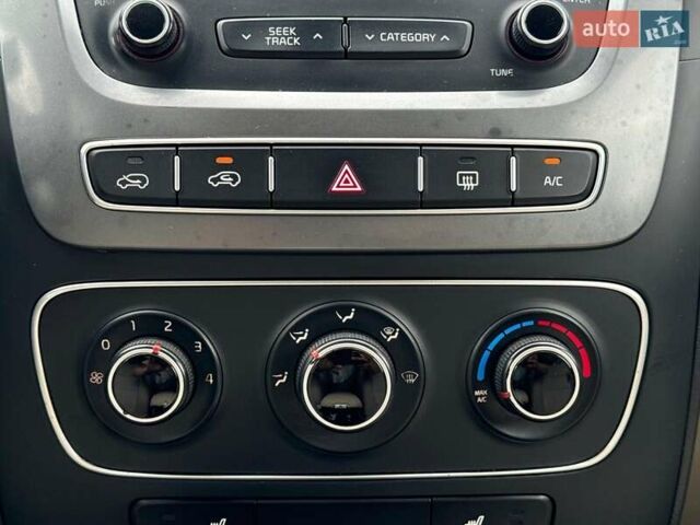 Серый Киа Соренто, объемом двигателя 2.4 л и пробегом 198 тыс. км за 12830 $, фото 30 на Automoto.ua