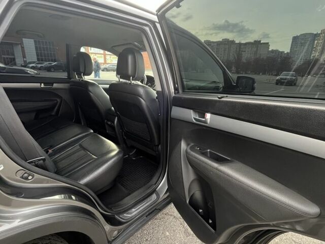 Сірий Кіа Соренто, об'ємом двигуна 2.2 л та пробігом 214 тис. км за 16500 $, фото 12 на Automoto.ua