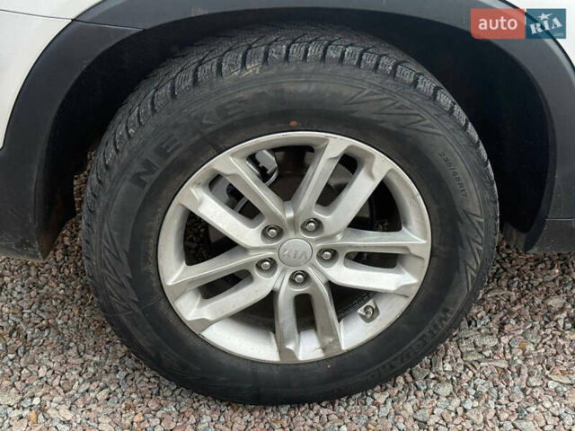 Серый Киа Соренто, объемом двигателя 2.36 л и пробегом 195 тыс. км за 10900 $, фото 19 на Automoto.ua