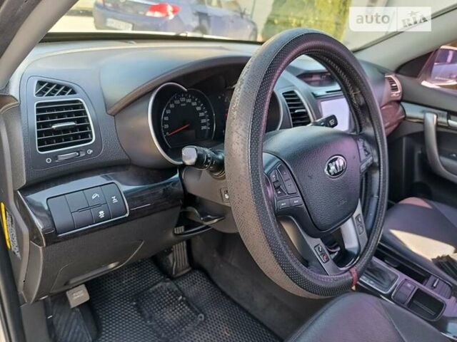 Серый Киа Соренто, объемом двигателя 2 л и пробегом 318 тыс. км за 15700 $, фото 13 на Automoto.ua