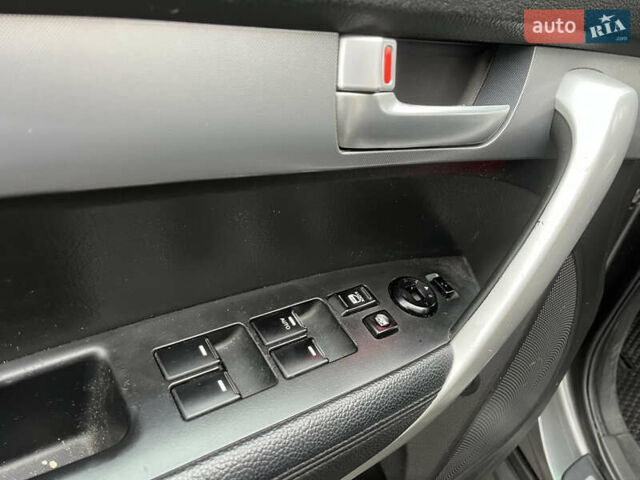 Серый Киа Соренто, объемом двигателя 2.2 л и пробегом 186 тыс. км за 14800 $, фото 27 на Automoto.ua