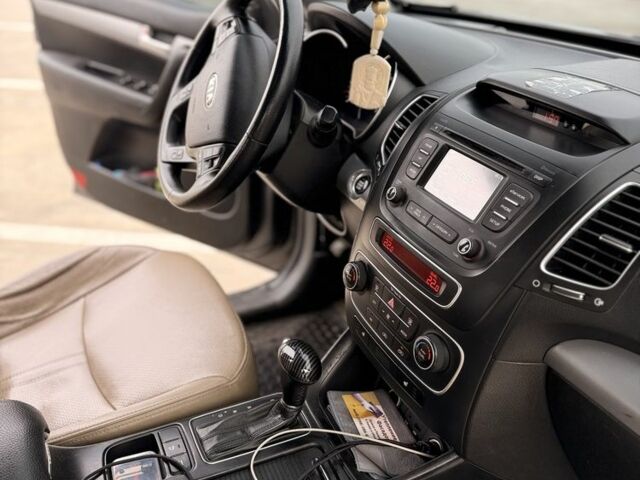 Серый Киа Соренто, объемом двигателя 2.2 л и пробегом 226 тыс. км за 13100 $, фото 11 на Automoto.ua