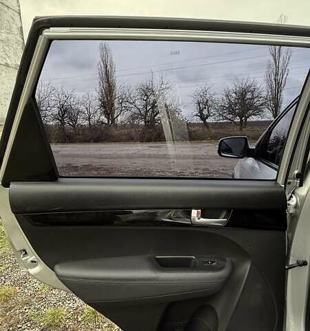 Сірий Кіа Соренто, об'ємом двигуна 2 л та пробігом 229 тис. км за 16275 $, фото 32 на Automoto.ua