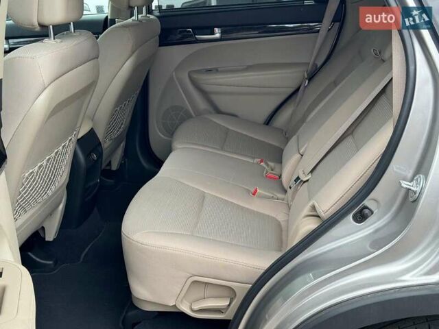 Серый Киа Соренто, объемом двигателя 2.4 л и пробегом 198 тыс. км за 12830 $, фото 19 на Automoto.ua