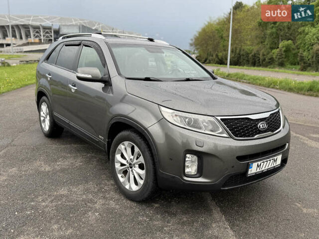 Серый Киа Соренто, объемом двигателя 2.2 л и пробегом 255 тыс. км за 14000 $, фото 2 на Automoto.ua