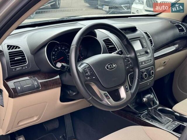 Серый Киа Соренто, объемом двигателя 2.4 л и пробегом 198 тыс. км за 12830 $, фото 16 на Automoto.ua