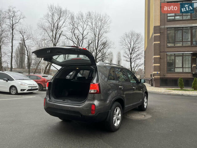 Серый Киа Соренто, объемом двигателя 2.2 л и пробегом 186 тыс. км за 14800 $, фото 12 на Automoto.ua