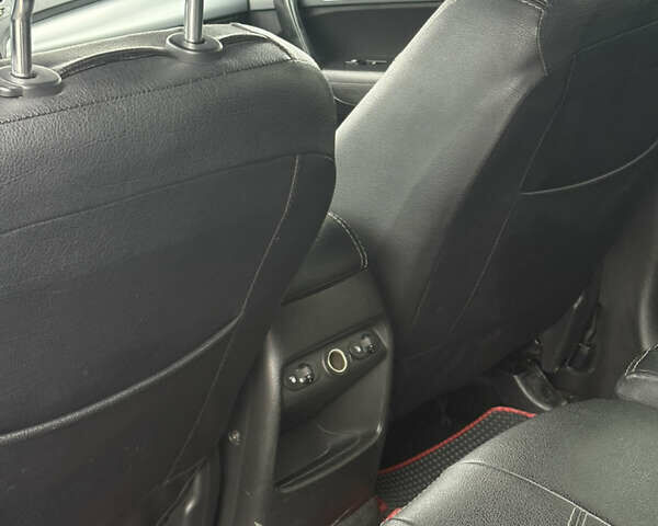 Серый Киа Соренто, объемом двигателя 2.2 л и пробегом 200 тыс. км за 15600 $, фото 30 на Automoto.ua