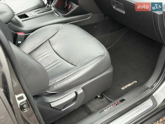 Серый Киа Соренто, объемом двигателя 2.2 л и пробегом 143 тыс. км за 17400 $, фото 24 на Automoto.ua