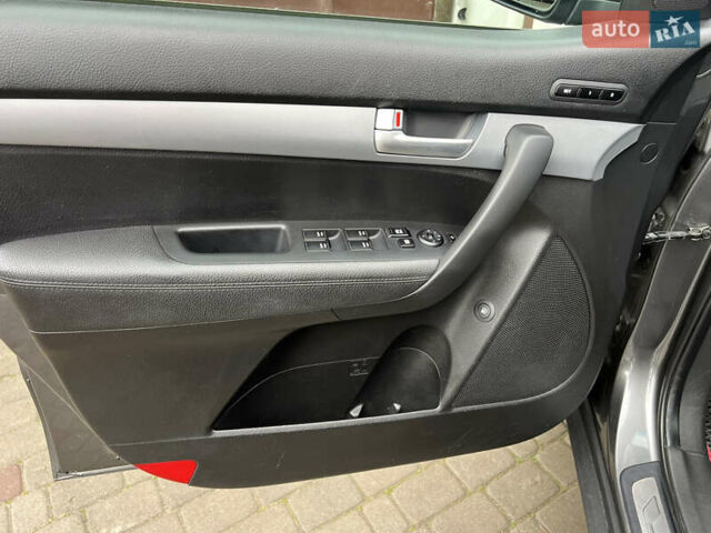 Серый Киа Соренто, объемом двигателя 2.2 л и пробегом 234 тыс. км за 16500 $, фото 12 на Automoto.ua