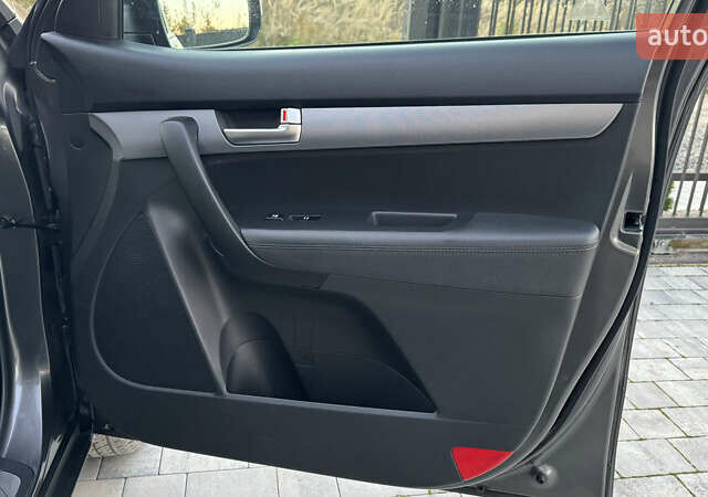 Сірий Кіа Соренто, об'ємом двигуна 2.2 л та пробігом 230 тис. км за 17100 $, фото 48 на Automoto.ua