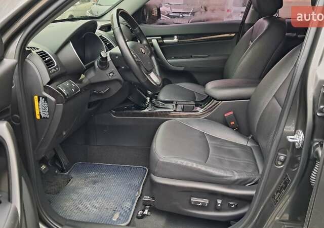 Серый Киа Соренто, объемом двигателя 2 л и пробегом 144 тыс. км за 16900 $, фото 6 на Automoto.ua