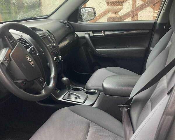 Серый Киа Соренто, объемом двигателя 2.4 л и пробегом 165 тыс. км за 12100 $, фото 3 на Automoto.ua