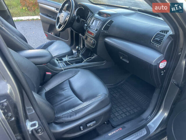 Серый Киа Соренто, объемом двигателя 2.2 л и пробегом 260 тыс. км за 14800 $, фото 13 на Automoto.ua