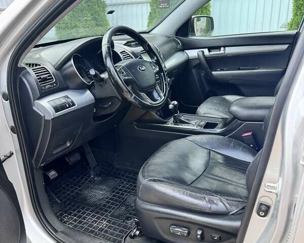 Сірий Кіа Соренто, об'ємом двигуна 2.2 л та пробігом 249 тис. км за 13600 $, фото 11 на Automoto.ua