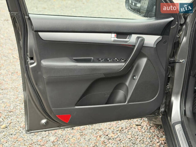 Серый Киа Соренто, объемом двигателя 2.2 л и пробегом 143 тыс. км за 17400 $, фото 17 на Automoto.ua