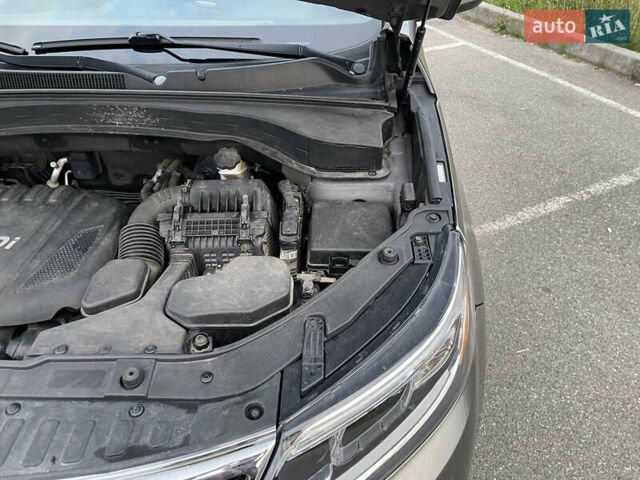 Сірий Кіа Соренто, об'ємом двигуна 2.36 л та пробігом 212 тис. км за 10000 $, фото 9 на Automoto.ua