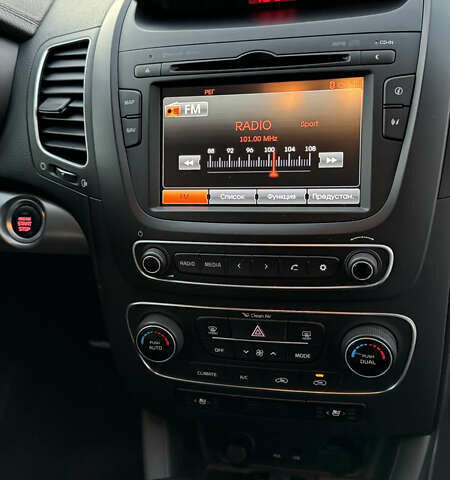 Сірий Кіа Соренто, об'ємом двигуна 2.2 л та пробігом 230 тис. км за 17100 $, фото 52 на Automoto.ua