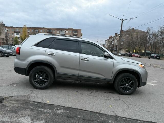 Серый Киа Соренто, объемом двигателя 2.3 л и пробегом 212 тыс. км за 12000 $, фото 3 на Automoto.ua