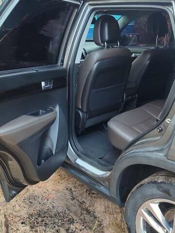 Сірий Кіа Соренто, об'ємом двигуна 2 л та пробігом 194 тис. км за 17500 $, фото 4 на Automoto.ua