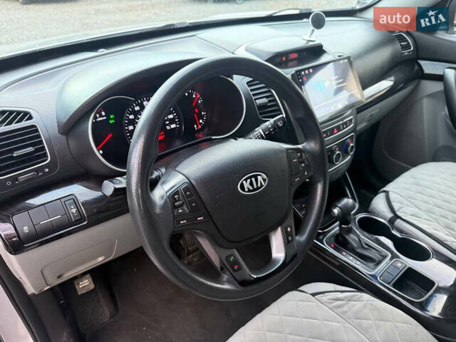 Серый Киа Соренто, объемом двигателя 2.36 л и пробегом 195 тыс. км за 10900 $, фото 31 на Automoto.ua