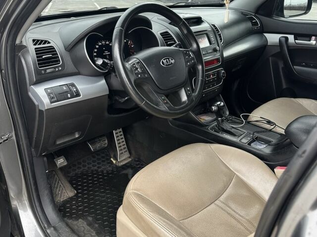 Серый Киа Соренто, объемом двигателя 2.2 л и пробегом 226 тыс. км за 13100 $, фото 20 на Automoto.ua