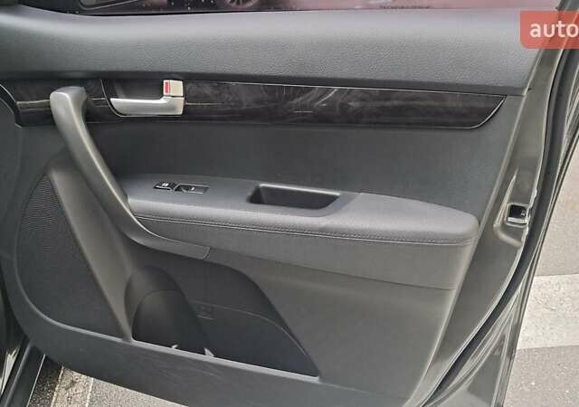 Серый Киа Соренто, объемом двигателя 2 л и пробегом 144 тыс. км за 16900 $, фото 21 на Automoto.ua