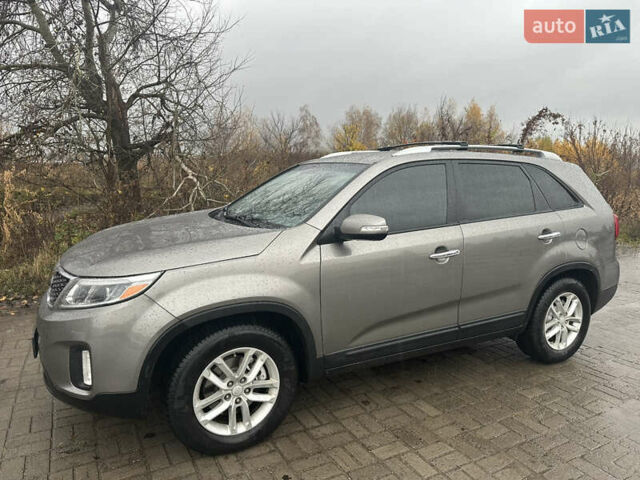 Киа Соренто 2013 в Ахтырке на Automoto.ua Серый Киа Соренто, объемом двигателя 2.36 л и пробегом 135 тыс. км за 12000 $, фото 5 на Automoto.ua
