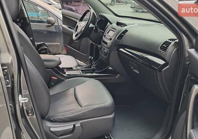 Серый Киа Соренто, объемом двигателя 2 л и пробегом 144 тыс. км за 16900 $, фото 20 на Automoto.ua