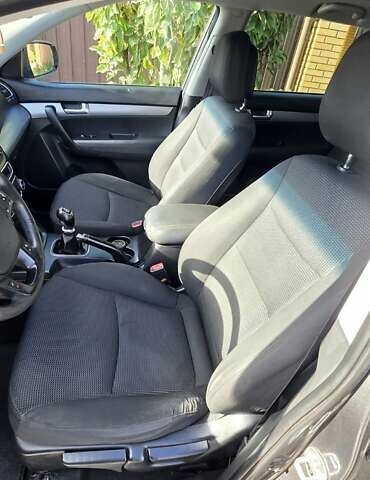 Серый Киа Соренто, объемом двигателя 2.2 л и пробегом 183 тыс. км за 15000 $, фото 7 на Automoto.ua