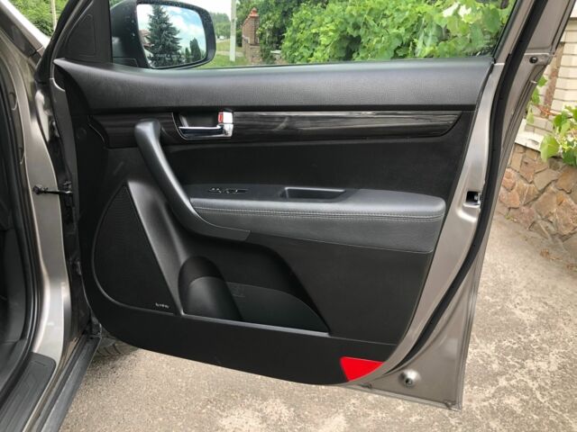 Серый Киа Соренто, объемом двигателя 2.4 л и пробегом 147 тыс. км за 11000 $, фото 10 на Automoto.ua