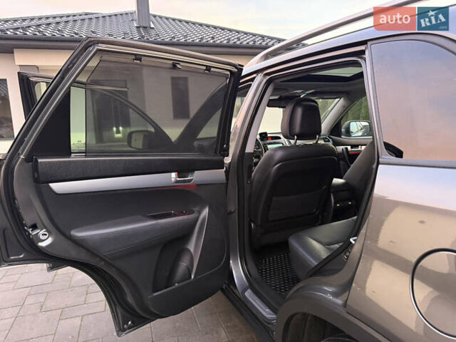 Сірий Кіа Соренто, об'ємом двигуна 2.2 л та пробігом 198 тис. км за 16900 $, фото 26 на Automoto.ua