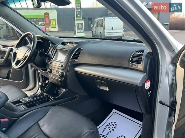 Серый Киа Соренто, объемом двигателя 2.2 л и пробегом 170 тыс. км за 17799 $, фото 130 на Automoto.ua