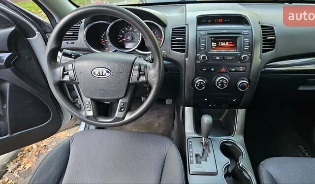 Киа Соренто 2013 в Киеве на Automoto.ua Серый Киа Соренто, объемом двигателя 2.4 л и пробегом 230 тыс. км за 9999 $, фото 3 на Automoto.ua
