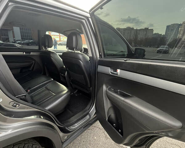 Сірий Кіа Соренто, об'ємом двигуна 2.2 л та пробігом 214 тис. км за 16200 $, фото 11 на Automoto.ua