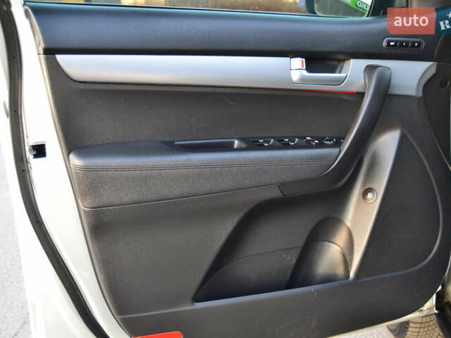 Серый Киа Соренто, объемом двигателя 2.2 л и пробегом 170 тыс. км за 17799 $, фото 93 на Automoto.ua