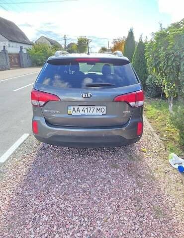 Серый Киа Соренто, объемом двигателя 2.2 л и пробегом 183 тыс. км за 15000 $, фото 5 на Automoto.ua