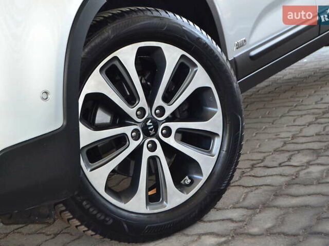 Серый Киа Соренто, объемом двигателя 2.2 л и пробегом 170 тыс. км за 17799 $, фото 16 на Automoto.ua