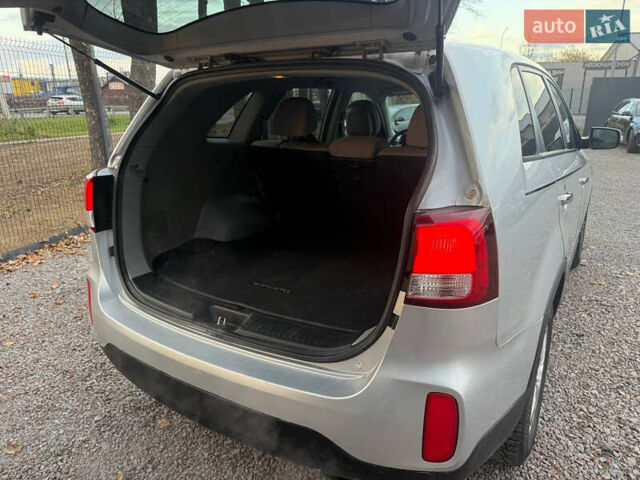 Серый Киа Соренто, объемом двигателя 2.36 л и пробегом 195 тыс. км за 10900 $, фото 15 на Automoto.ua
